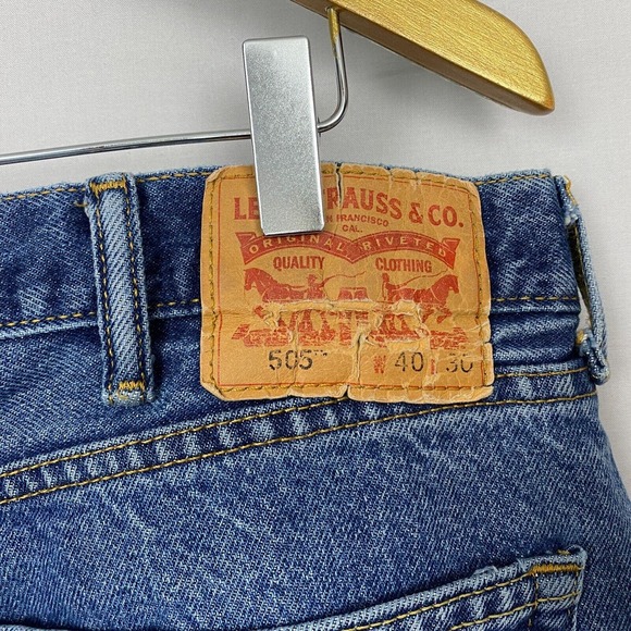 Levis 505 Regular Fit Mens 40x30 Straight Leg Jeans Blue Medium Wash 505 0216 - Picture 3 of 16